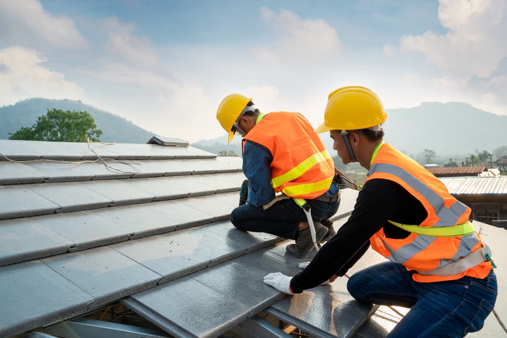 roof repair in Farmland IN